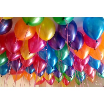 Πολύχρωμα μπαλόνια ελεύθερα για την οροφή