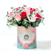Σύνθεση σε κουτί με ροζ και φούξια τριαντάφυλλα +65,00€
